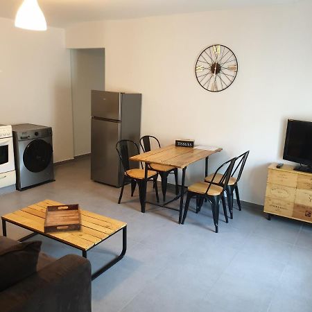 Atelier N°4 Apartamento Fontaine-de-Vaucluse Exterior foto